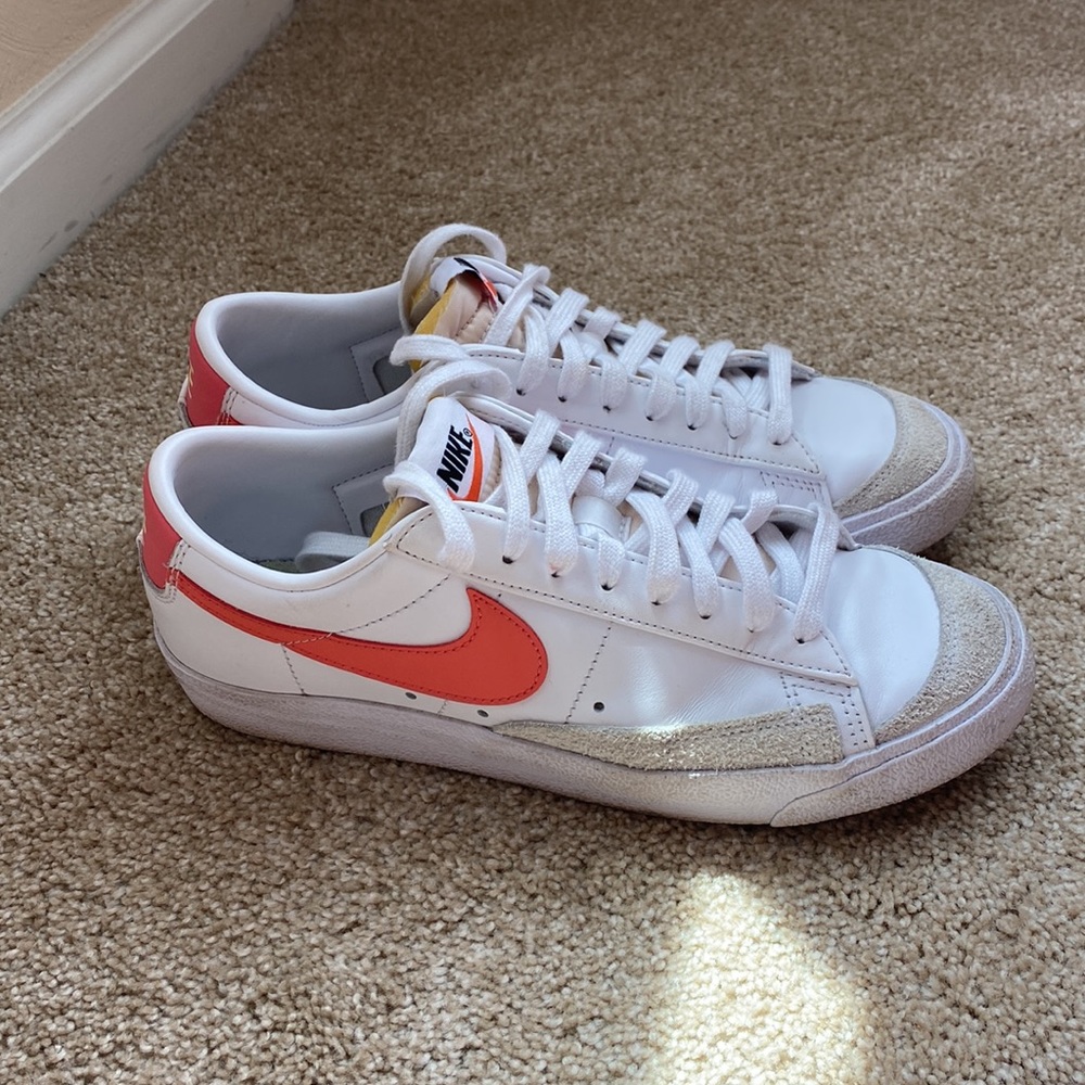 Size 8 Nike Low Blazers